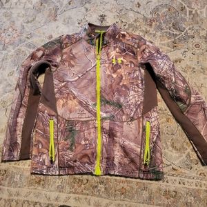 UNDER ARMOUR YOUTH CAMO  xlg jacket